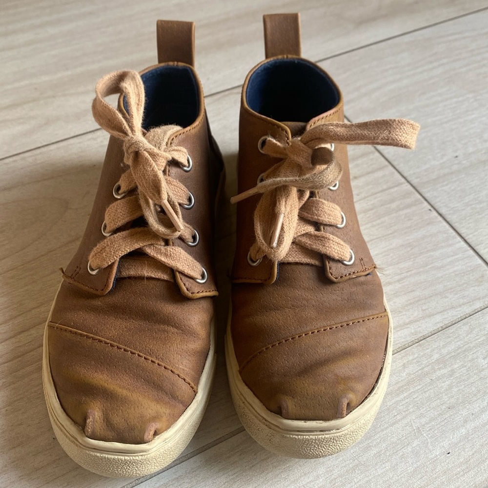 Boys Tom’s boot shoes
